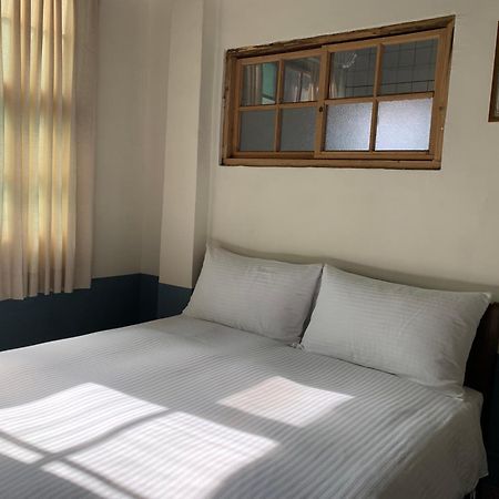 Neat Hostel Tainan Exterior photo