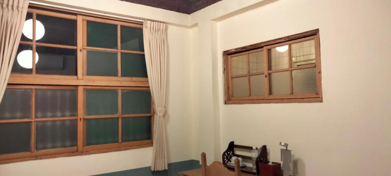 Neat Hostel Tainan Exterior photo