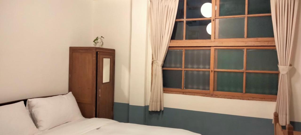 Neat Hostel Tainan Exterior photo