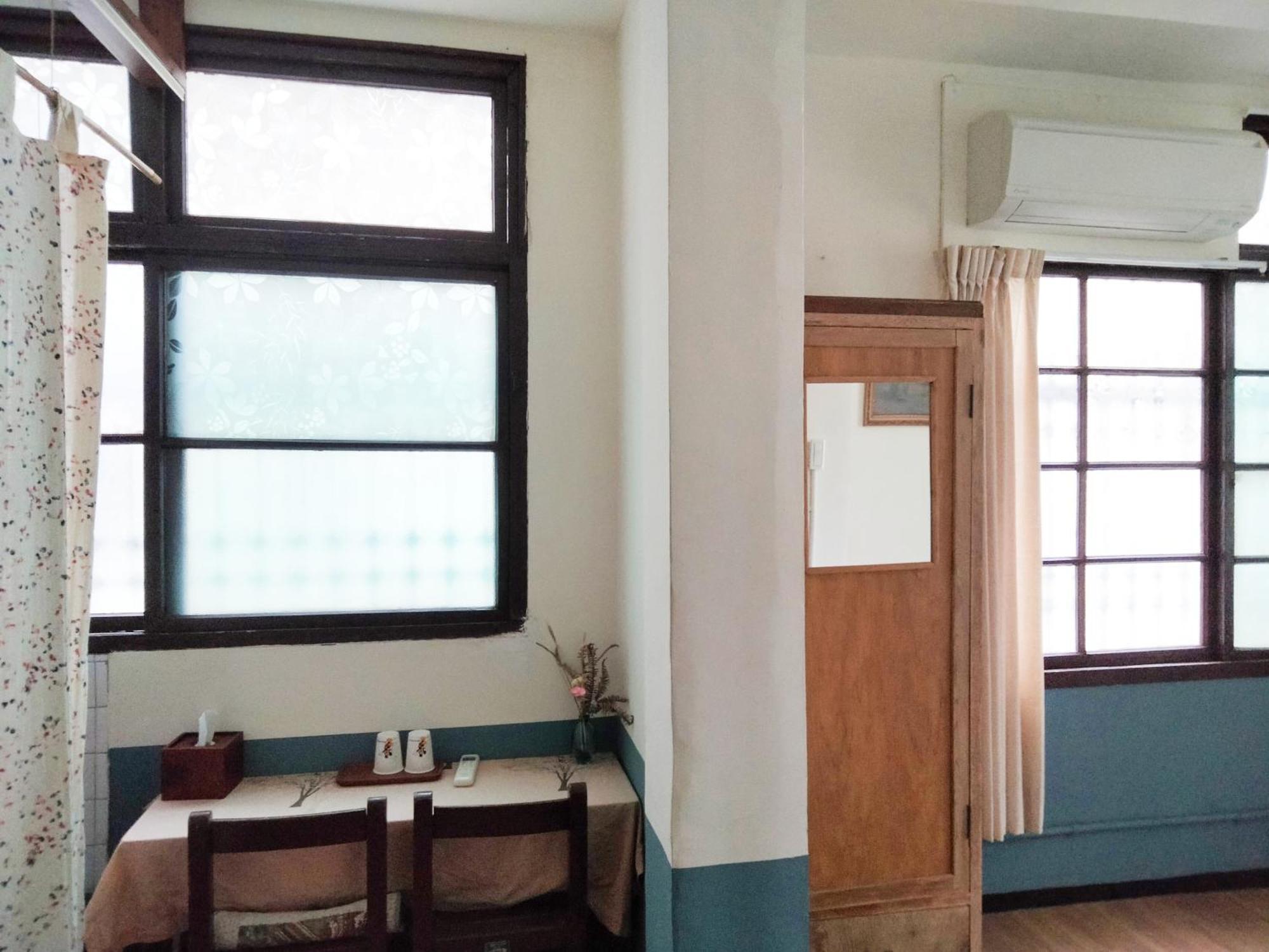 Neat Hostel Tainan Exterior photo