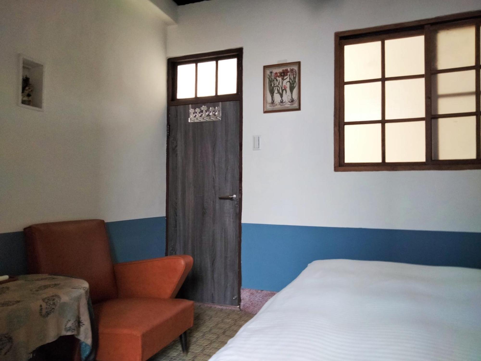 Neat Hostel Tainan Exterior photo