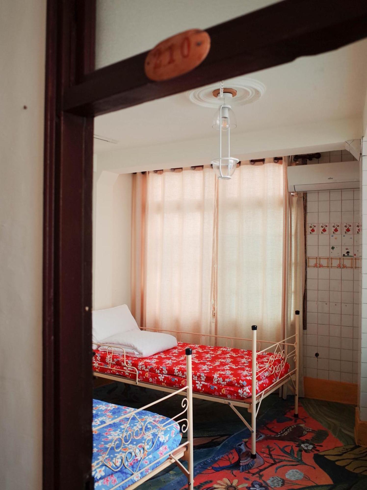 Neat Hostel Tainan Room photo