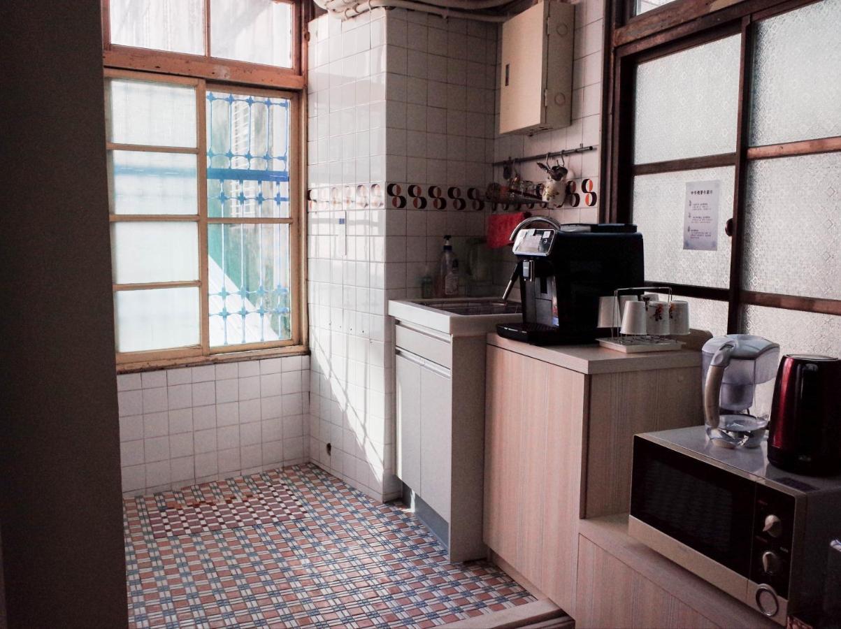 Neat Hostel Tainan Exterior photo